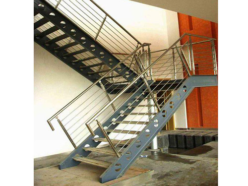 寮步铁皮棚工程浅析钢结构楼梯的工艺！